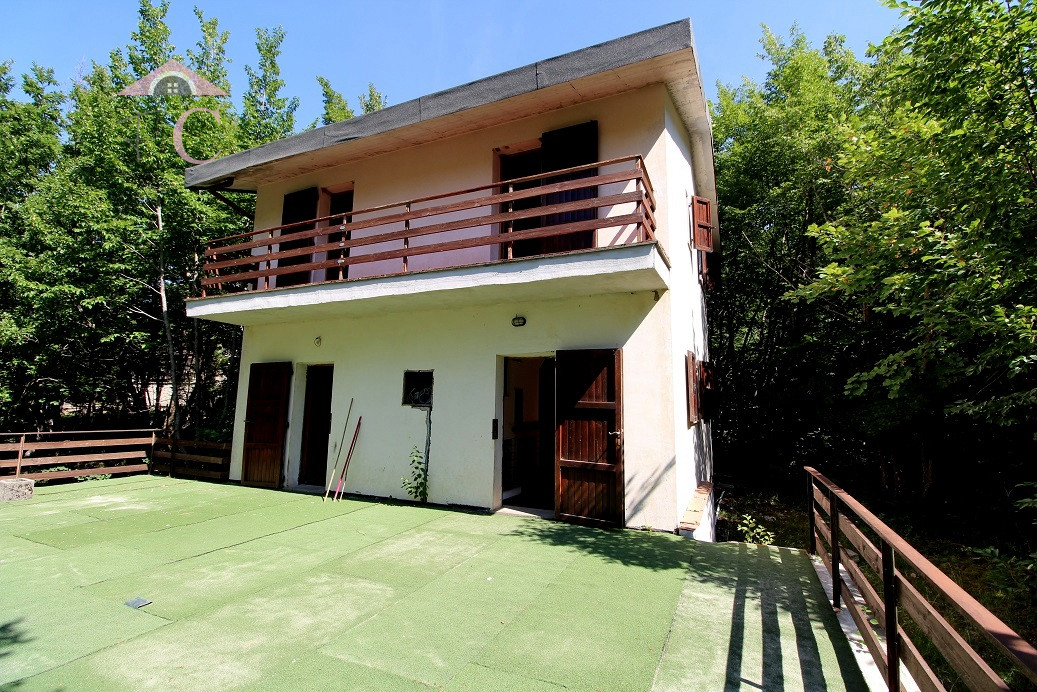 terni-polino-collebertone-casa singola-terreno-ampia metratura 3.png